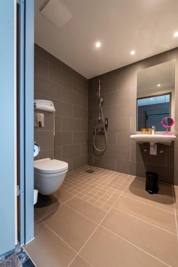 Отель Holiday Inn - the niu, Timber Esslingen, an IHG Hotel