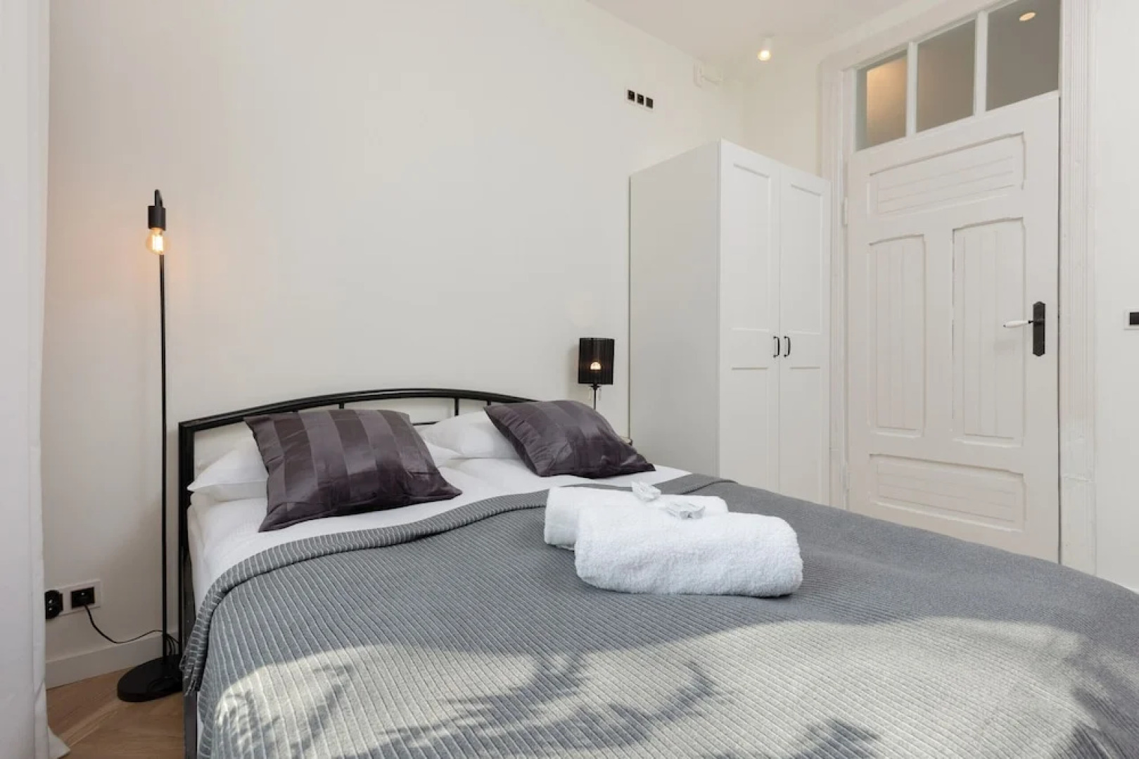 Warsaw Pruszków Apartment by Renters