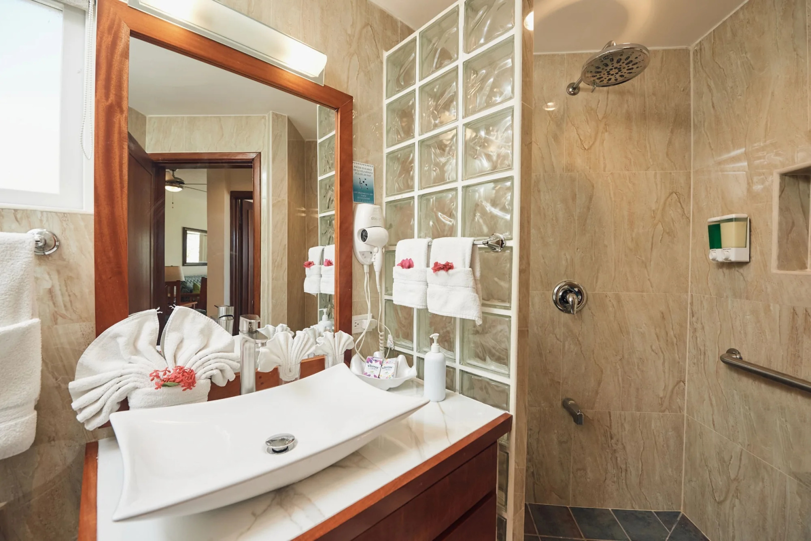 Sunbreeze Suites