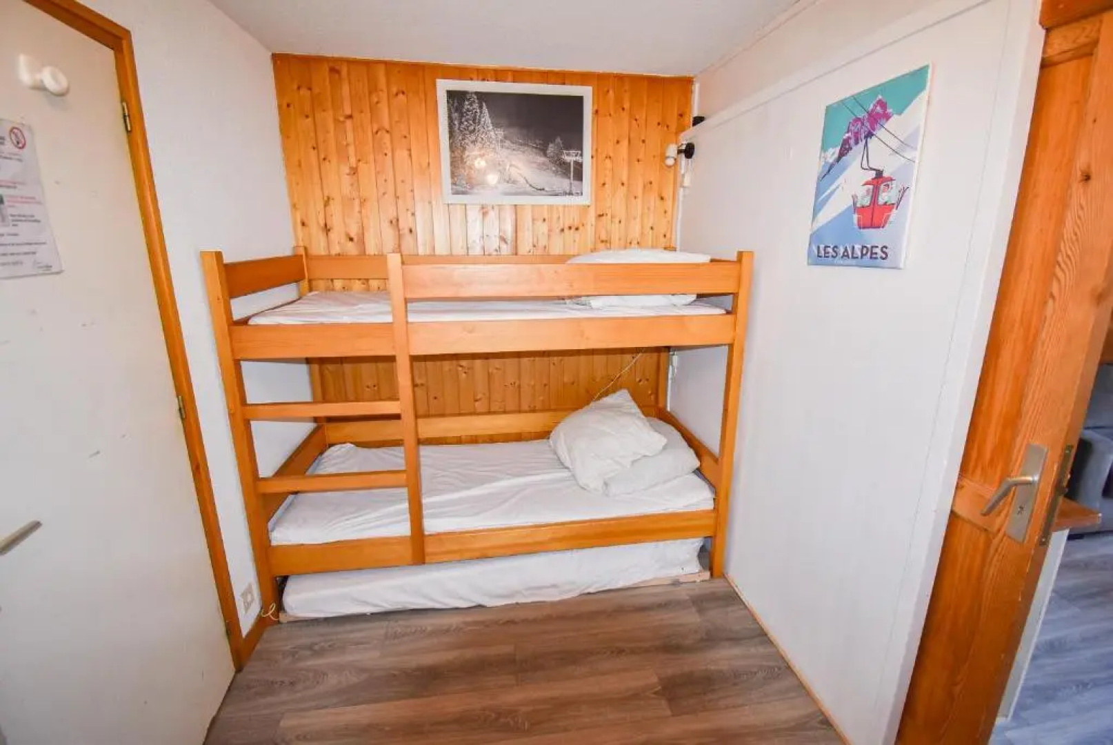 L'Enchalpe, Grand et lumineux studio avec coin montagne 4-6 pers, 60m des pistes, PISCINE COUVERTE, grand balcon expo EST, DRAPS NON COMPRIS
