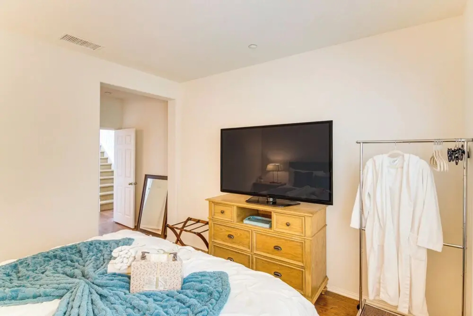 Walk to Beach: Luxe San Buenaventura Villa!