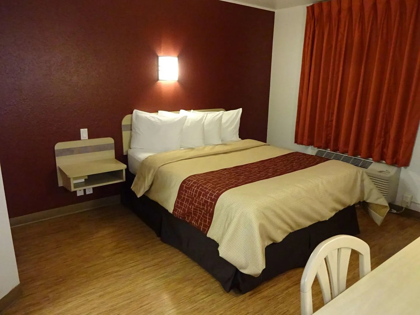 Seasons Inn Traverse City