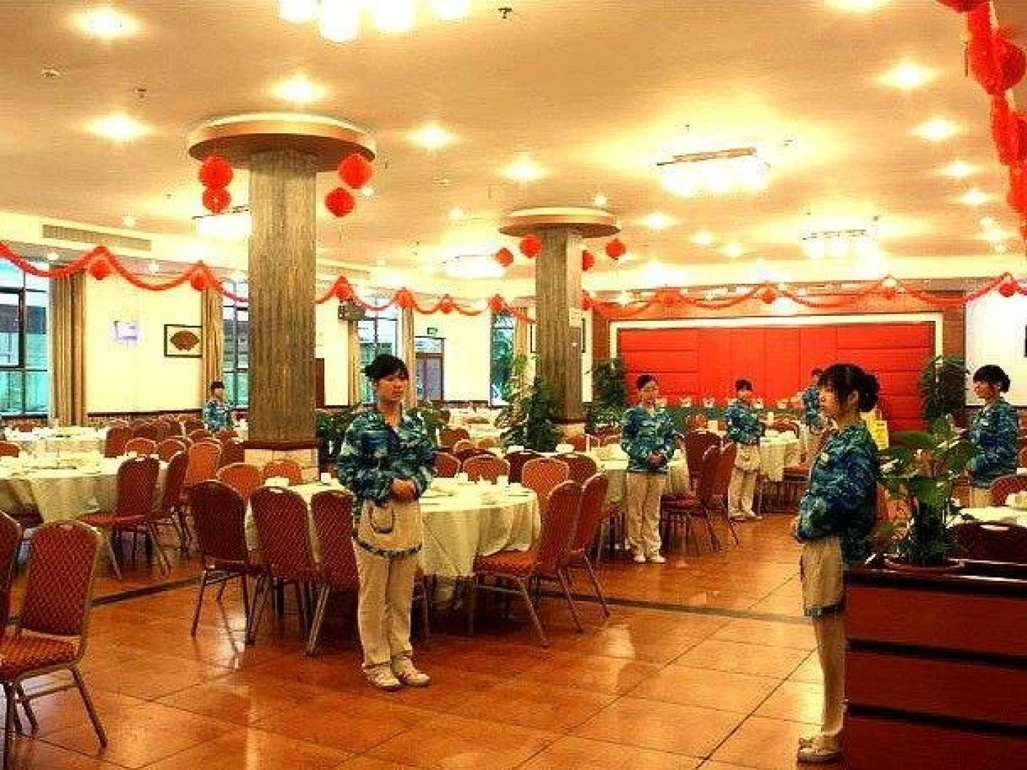 Golden Shuitai Hot Spring