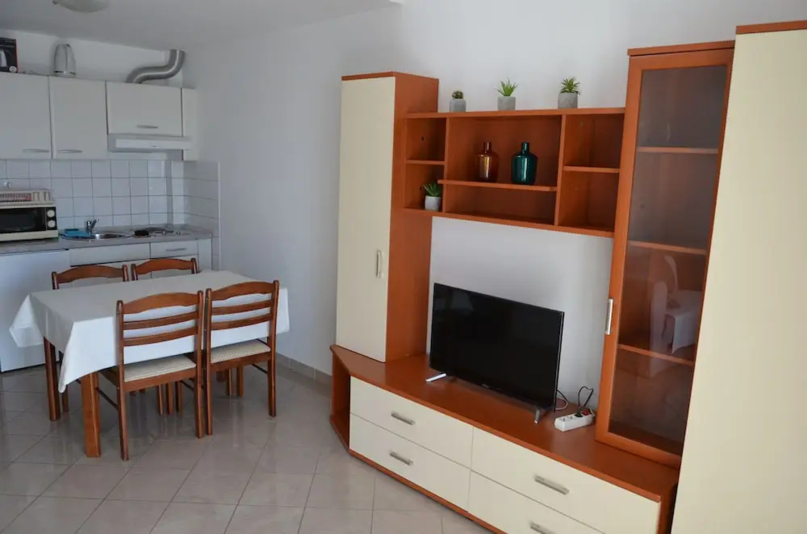 Apartments Pirovcanka