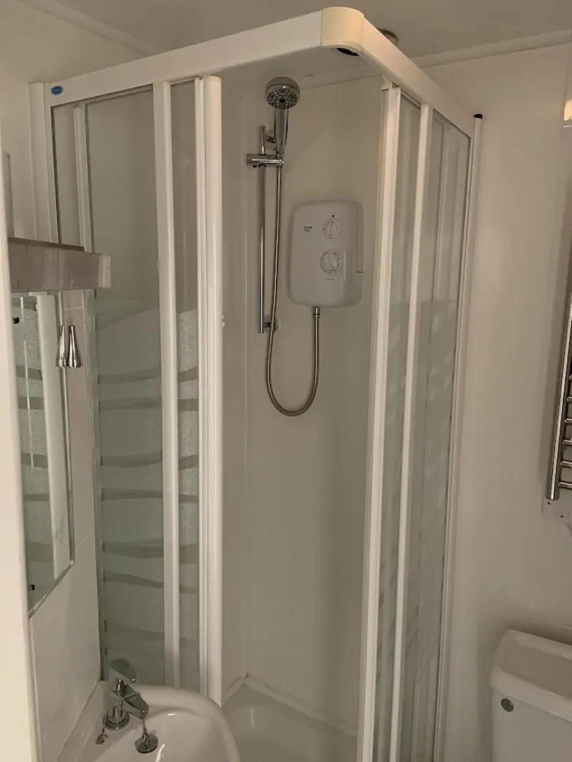 The Halfway House Pub and Kitchen