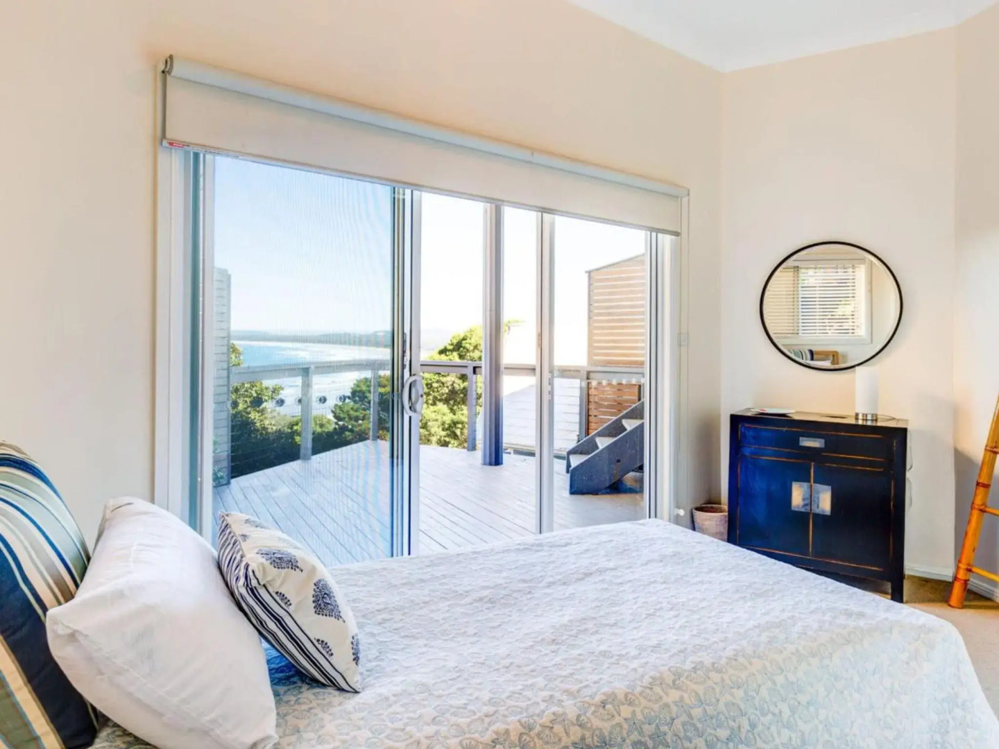 THE LOOKOUT AT GERROA Gerroa 4pm check out Sundays