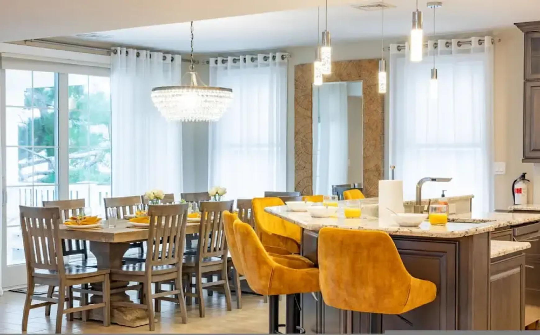 Spacious 6BR Beach Home With Elevator Decks - Ideal for Family Holidays Winter Escapes