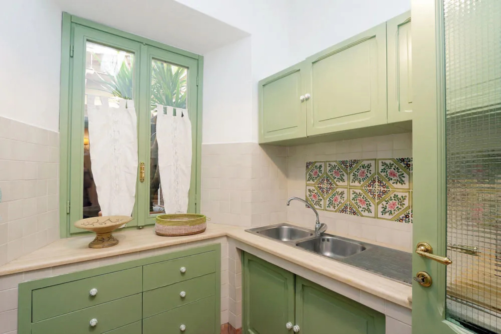 Pimpinnacolo Gardens - My Extra Home