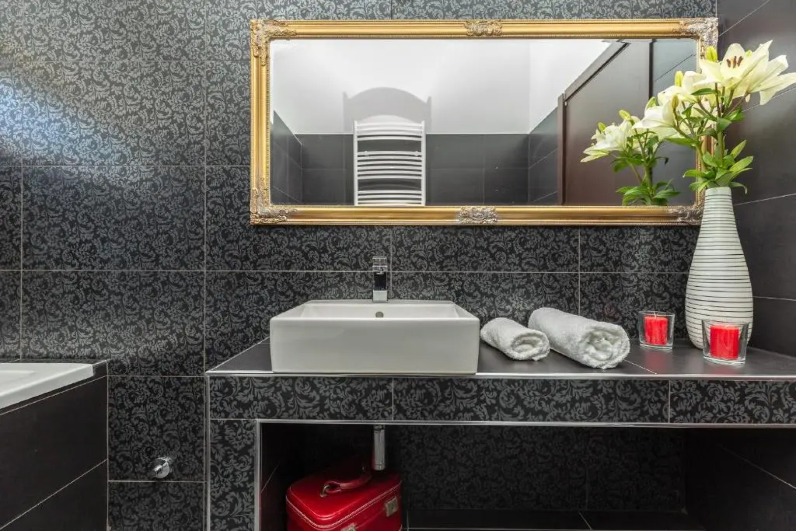 Green Hills Apartment