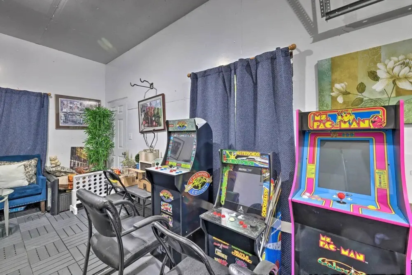 Pocono Mtn Retreat w/ Hot Tub < 11 Mi to Camelback