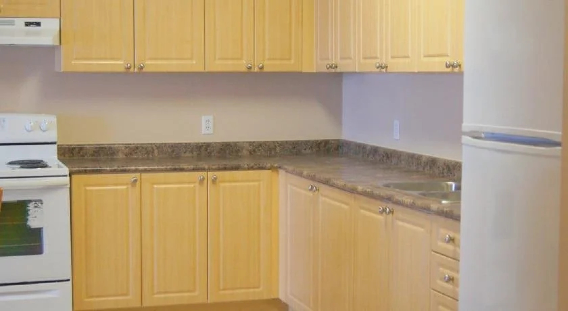 Hotel Laurier - King's Court Residence