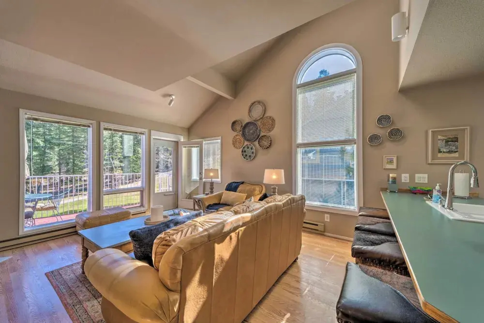 Cloudcroft Townhome w/ Deck - 1 Mi to Burro Ave!