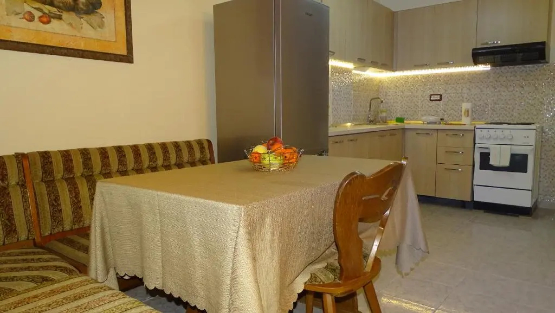 Central Apartments Shoshi