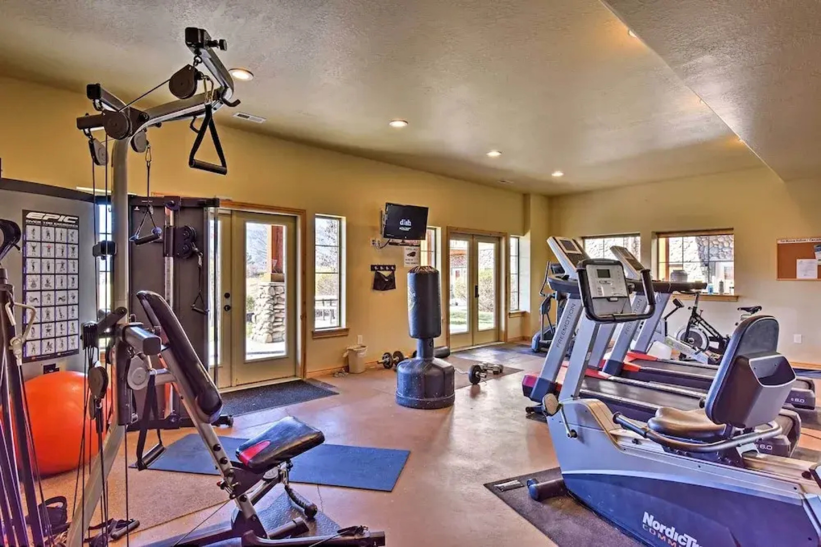 Eden Condo w/ Balcony & Views: Near Ski Slopes!