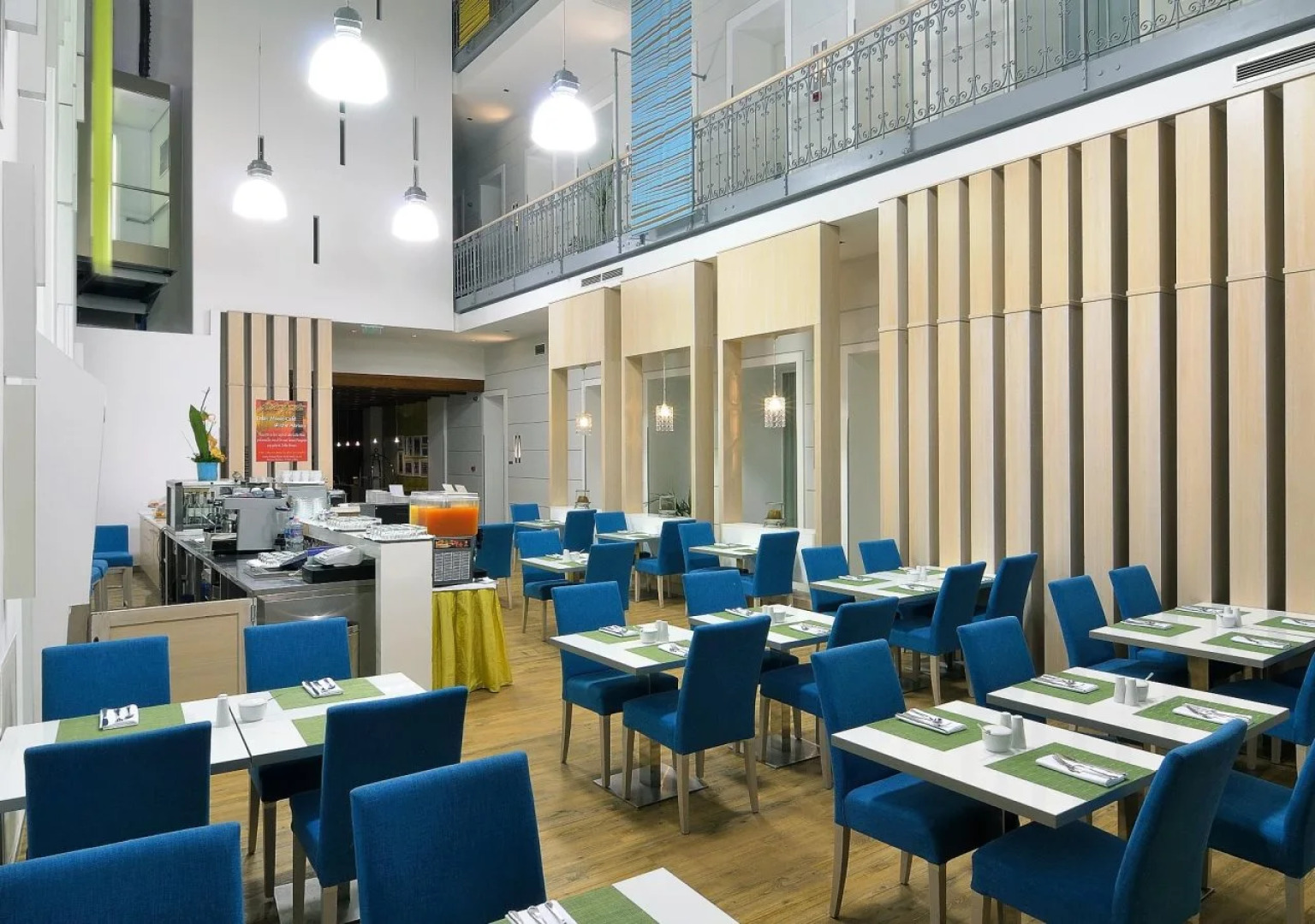 Atrium Fashion Hotel