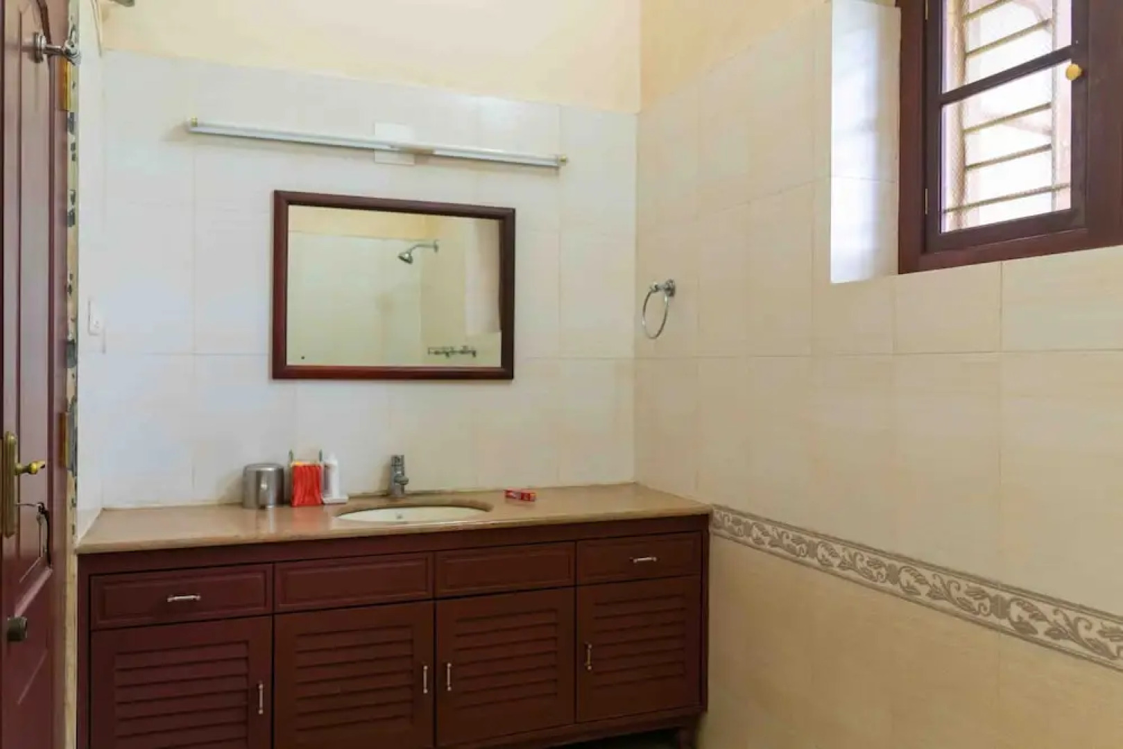 Crystal Homestay by Vista Rooms