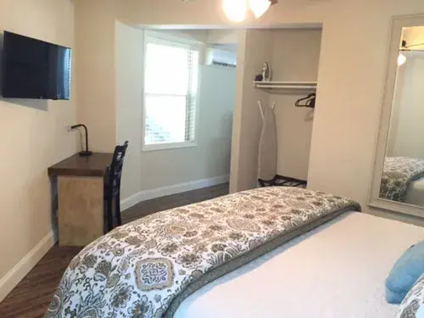 Woodlands Inn Of Sapphire Bed & Breakfast