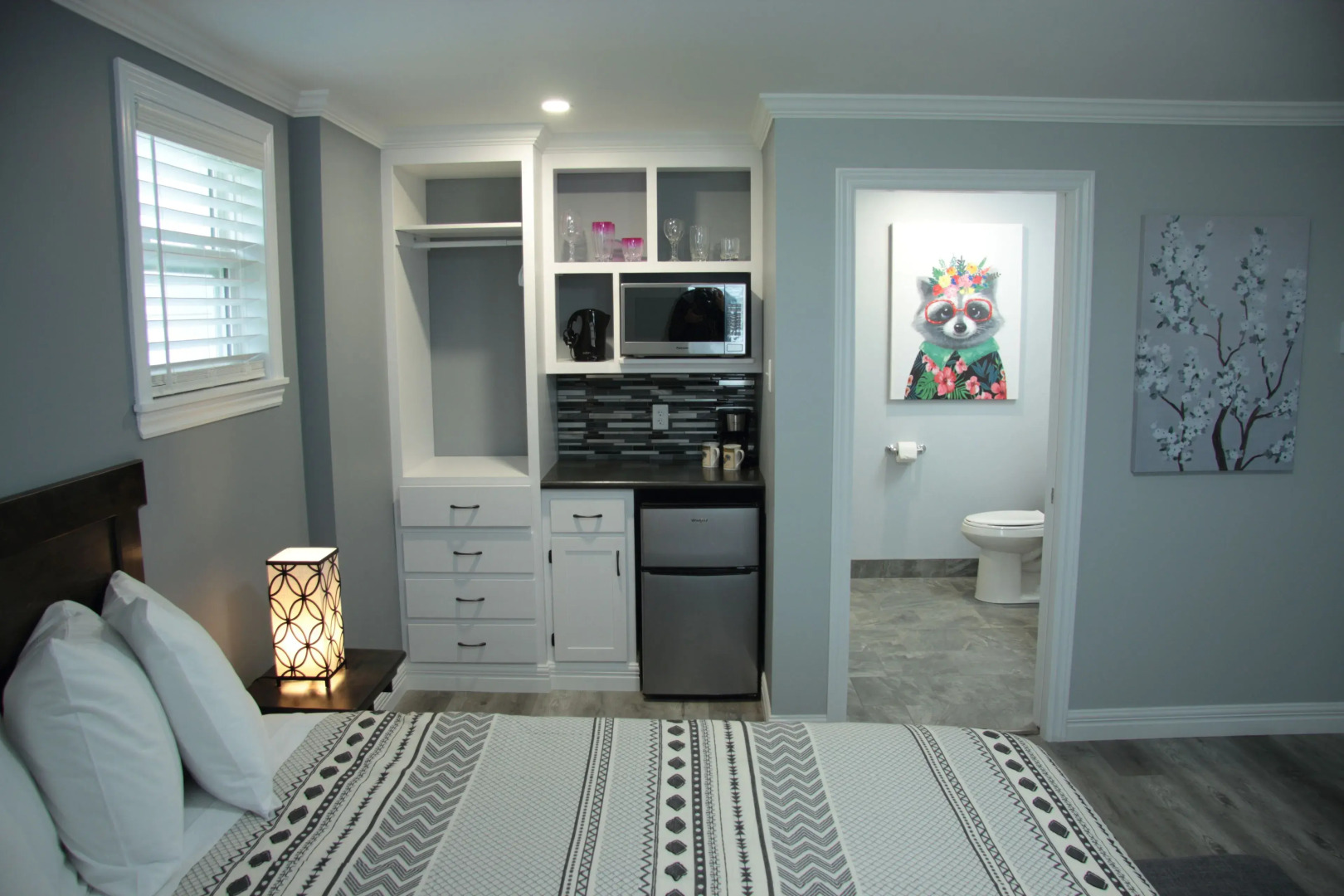 Carleton Inn and Cottages