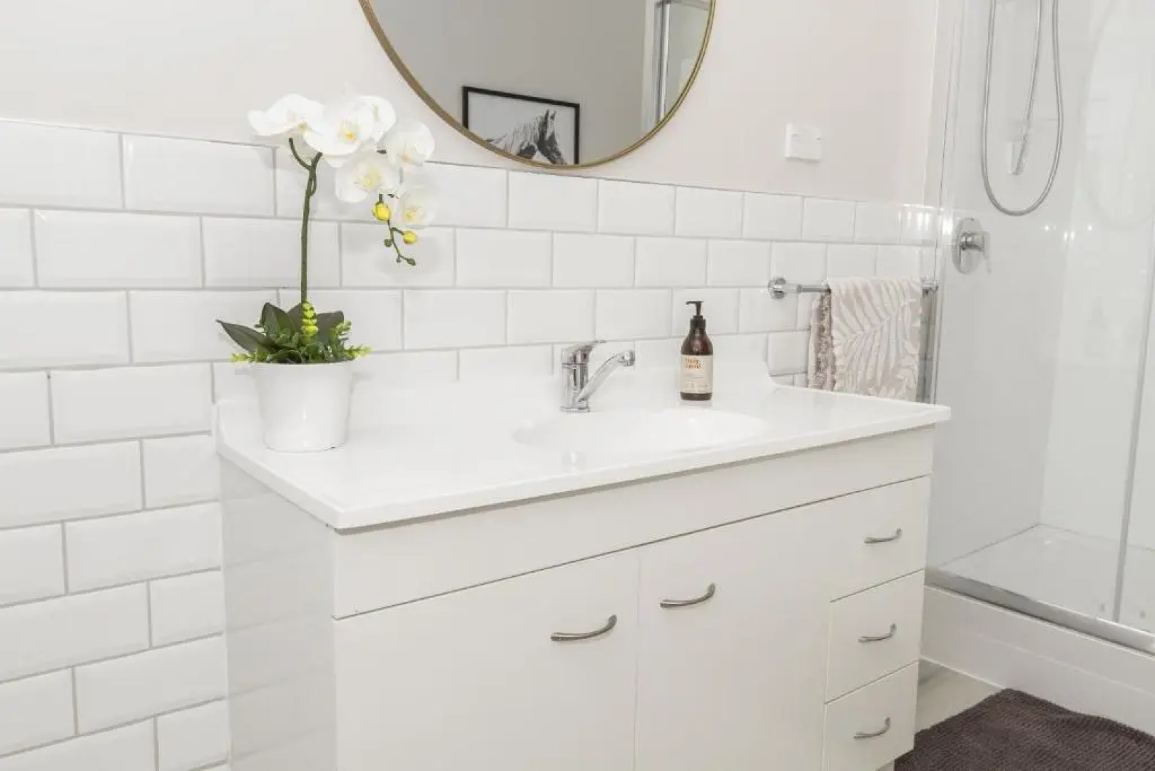 The Pool House, Romantic Country, King Bed