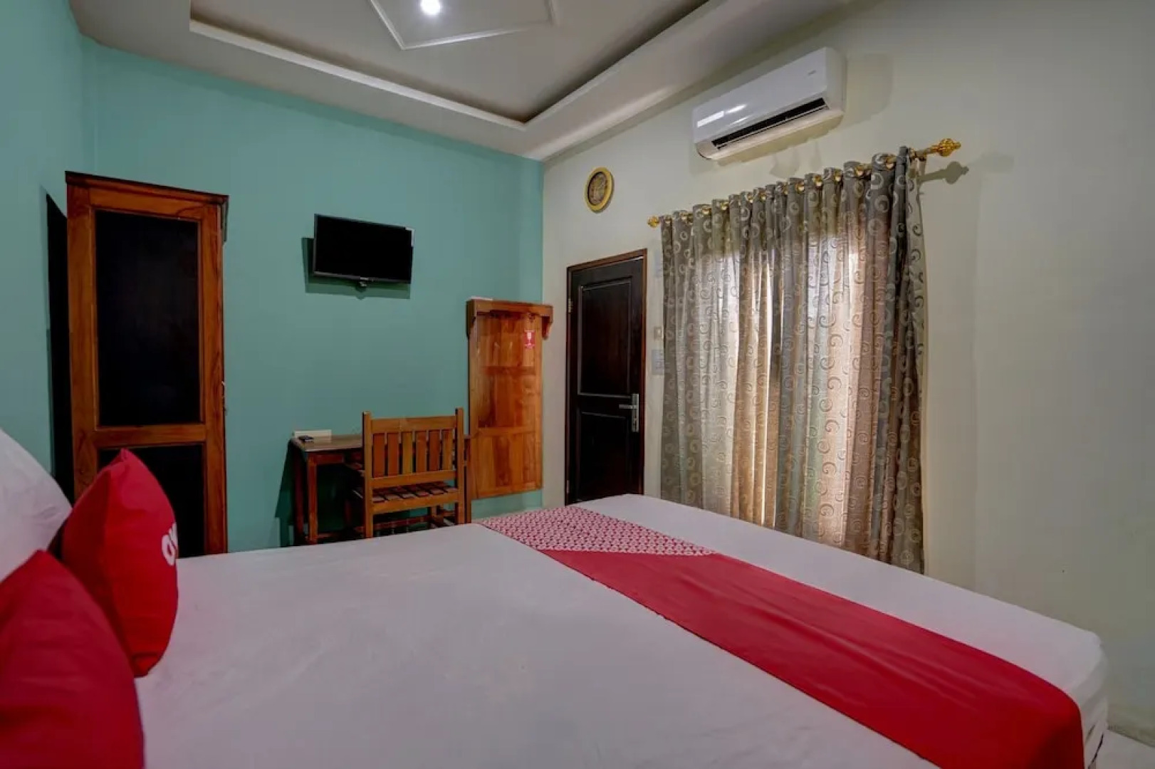 Hotel O Sahabat Syariah Near Plasa Telkom Bawean