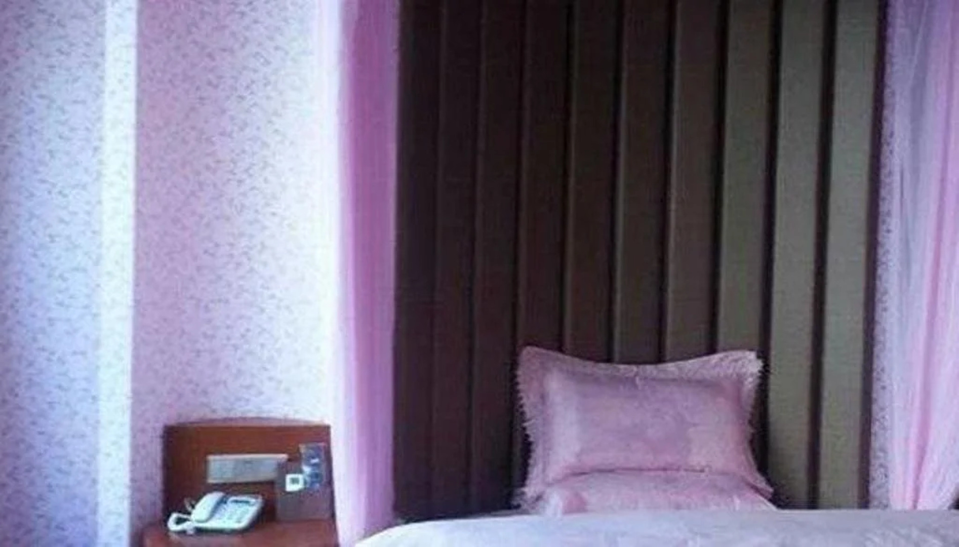 Golden Moon Business Hotel