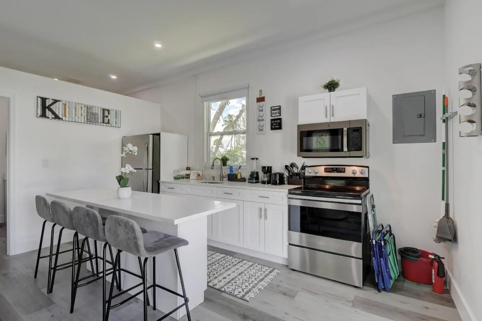 Guest House In a Downtown Bonita Springs Compound