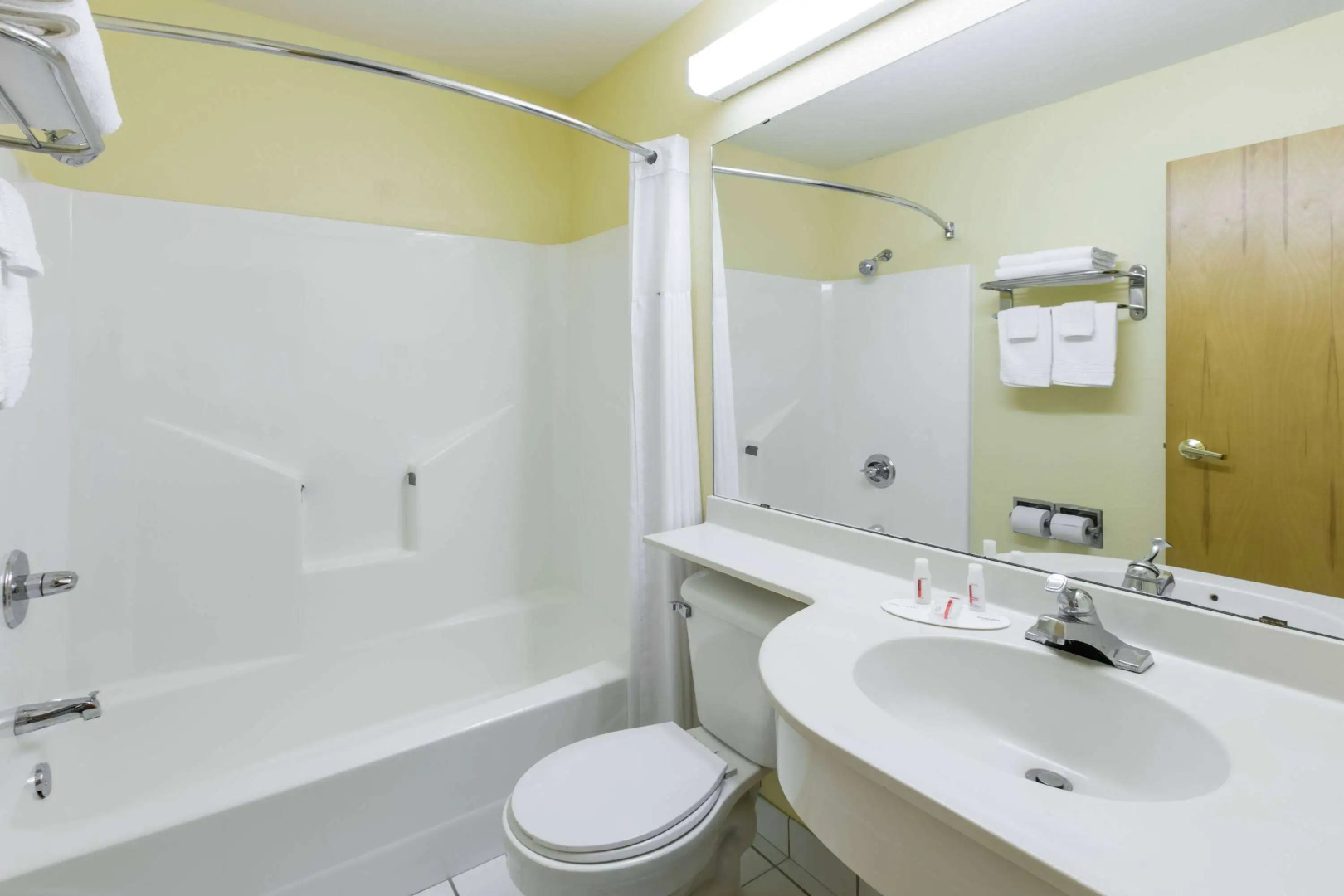 Days Inn & Suites by Wyndham Pryor