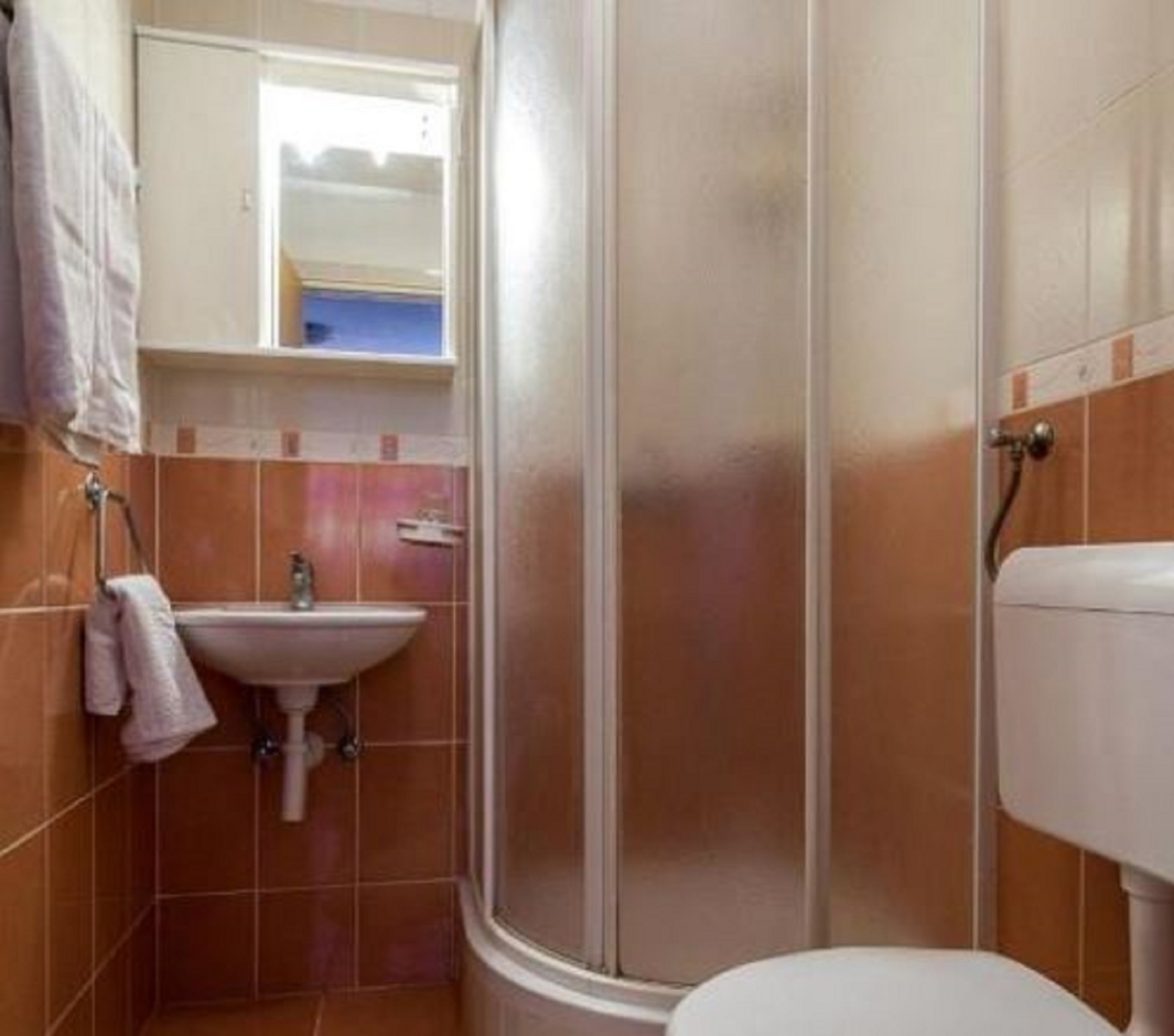 Apartment Anđeo - 80 m from beach : A5 Barbat, Island Rab