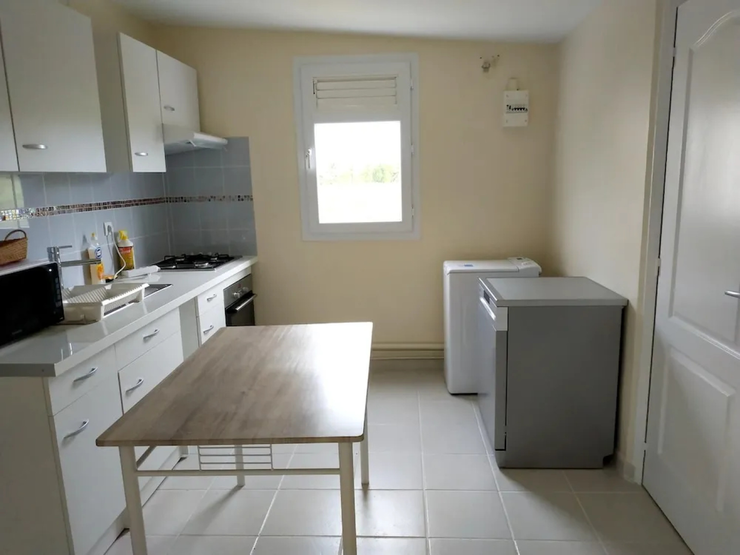 Studio in Le Lamentin, With Enclosed Garden and Wifi - 5 km From the B