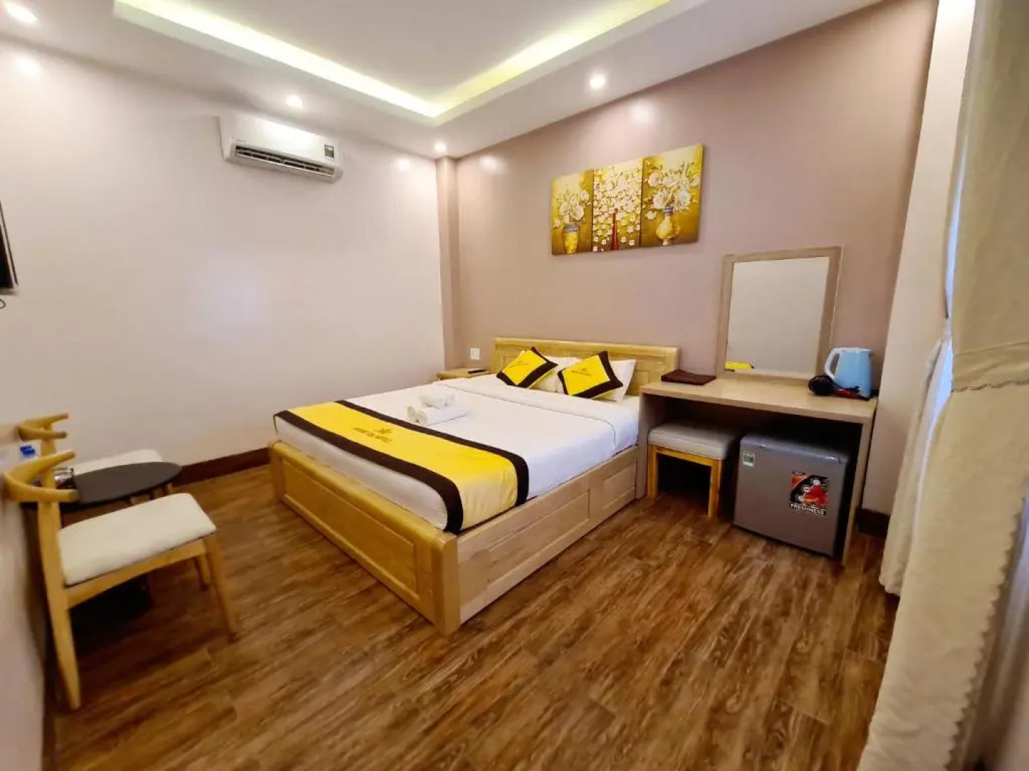 Hoang Gia Hotel Con Đao