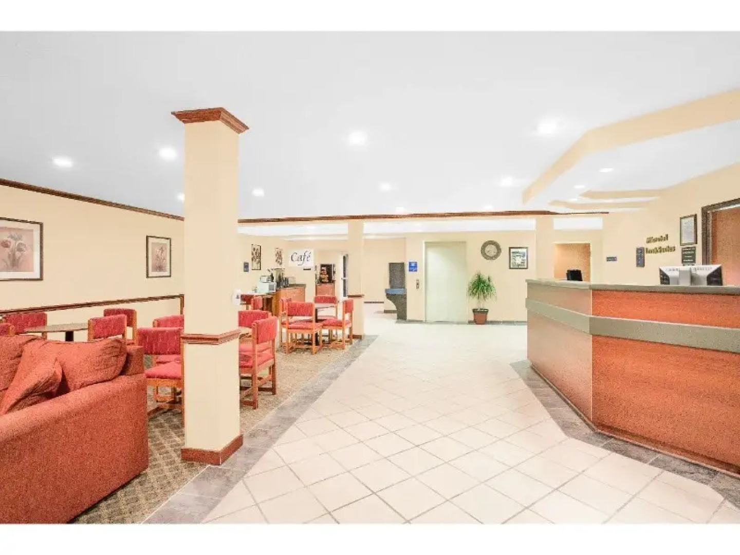 Beckley East Microtel Inn / Suites