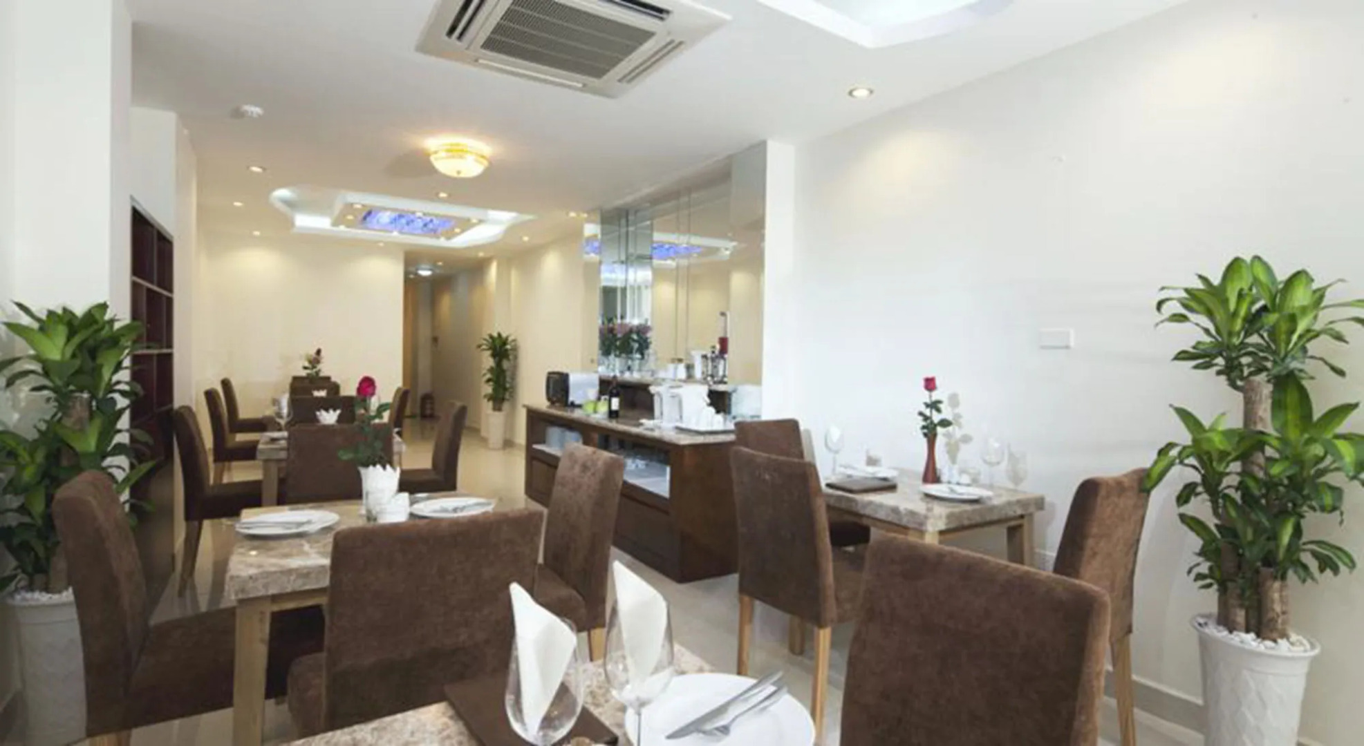 Rising Dragon Legend Hotel