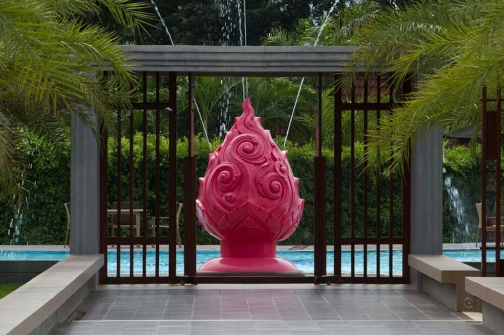 Lakeside Chalet by Mida