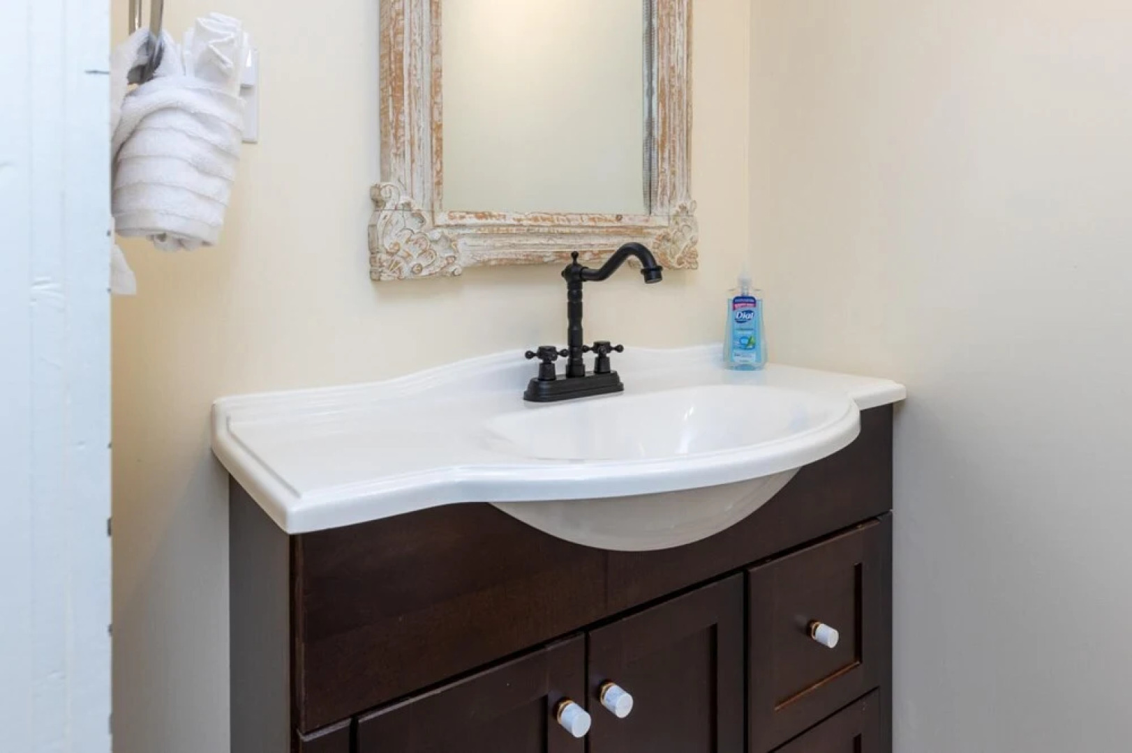 Ski-in out Mountain Home-jacuzzi Sauna Wintergreen