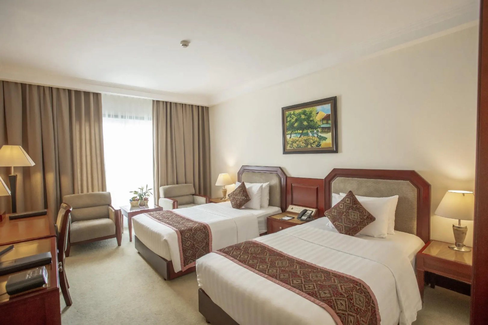 Pearl River Hotel & Apartment