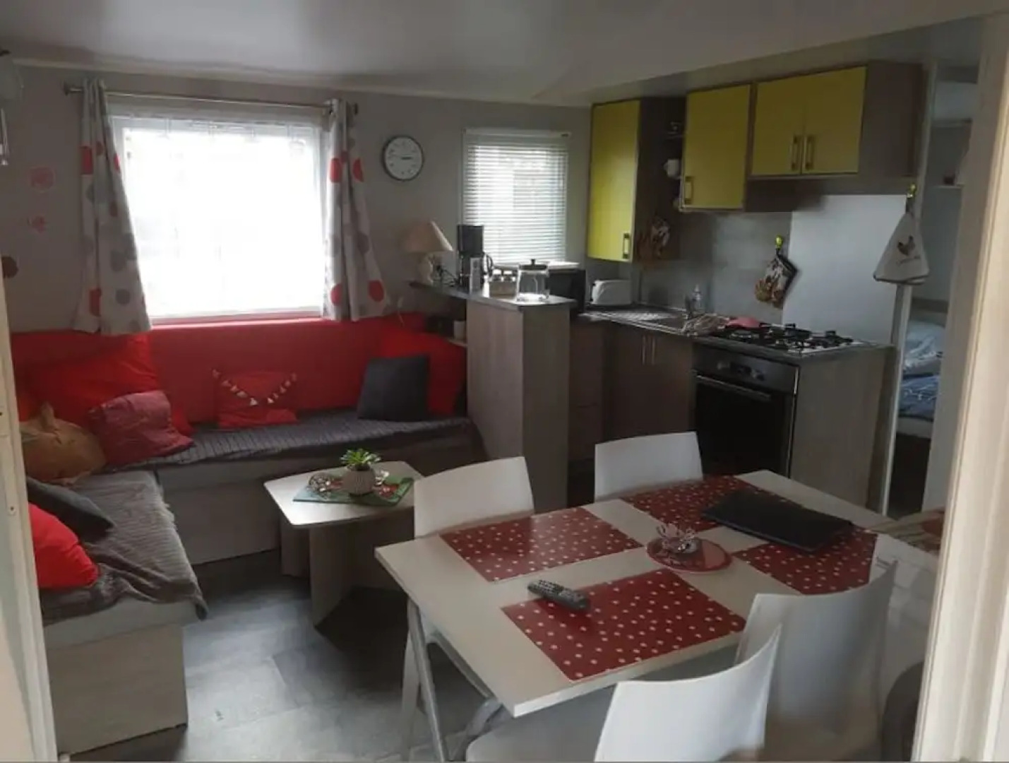 Property With 3 Bedrooms in Les Mathes, With Furnished Garden - 2 km F