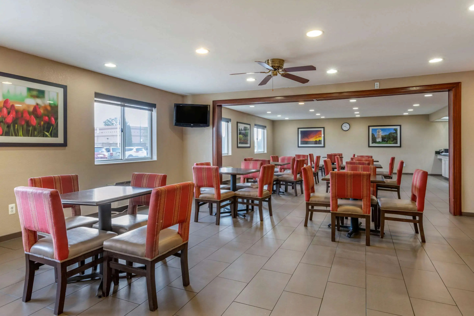 Comfort Inn & Suites Diamondale – Lansing