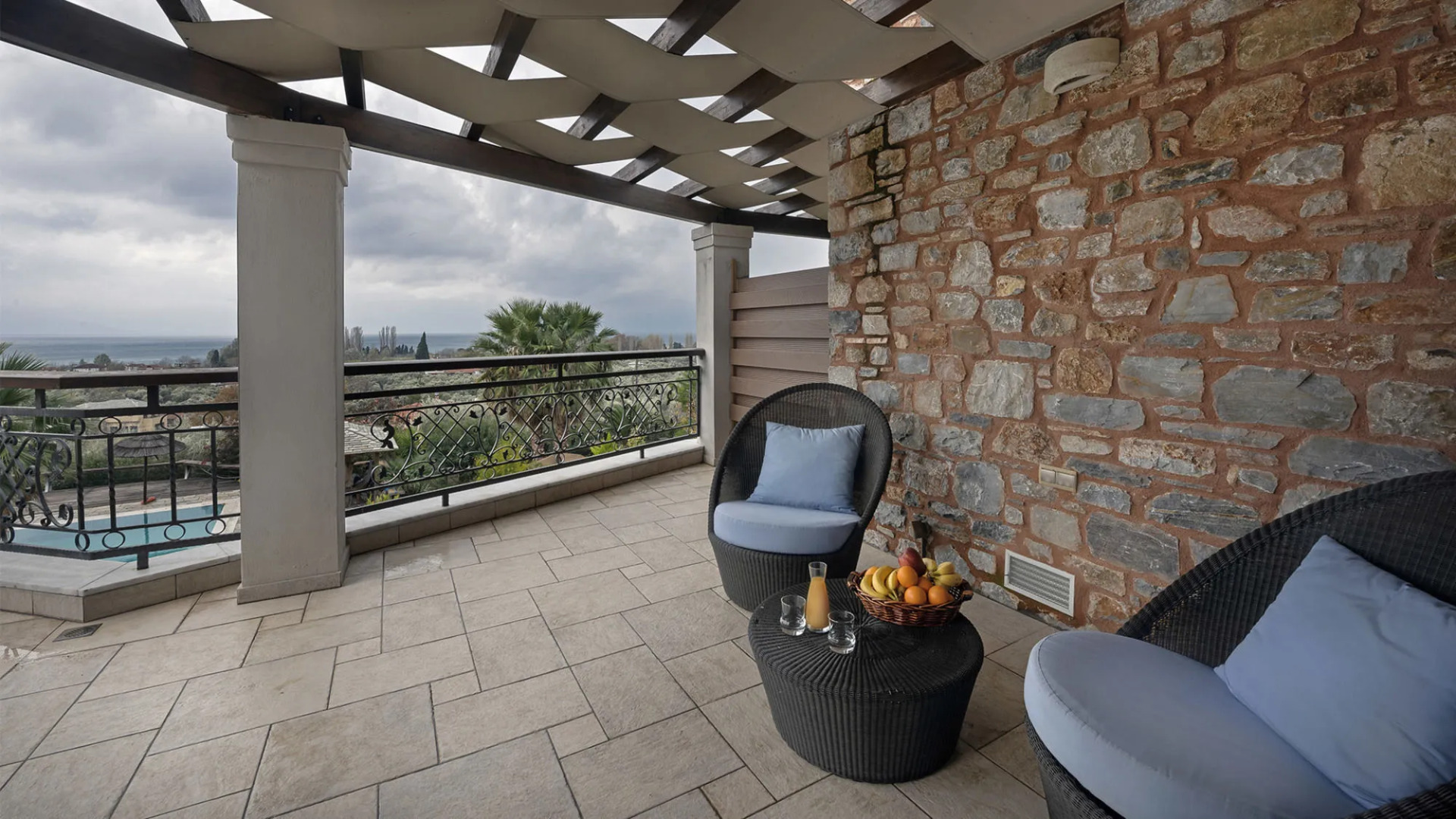 Iakovakis Suites & Spa