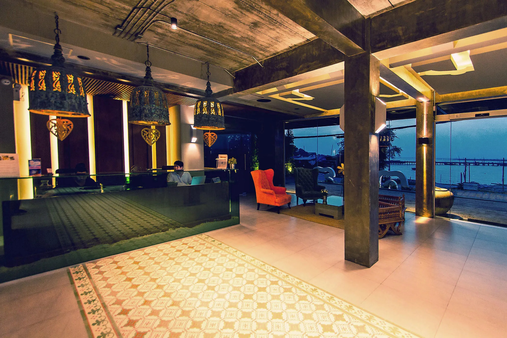 Kroque Boutique & Bistro