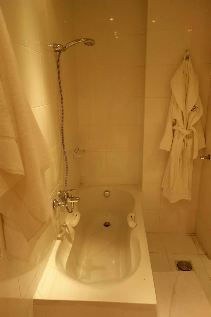 Blue Vision Hotel & Diving College