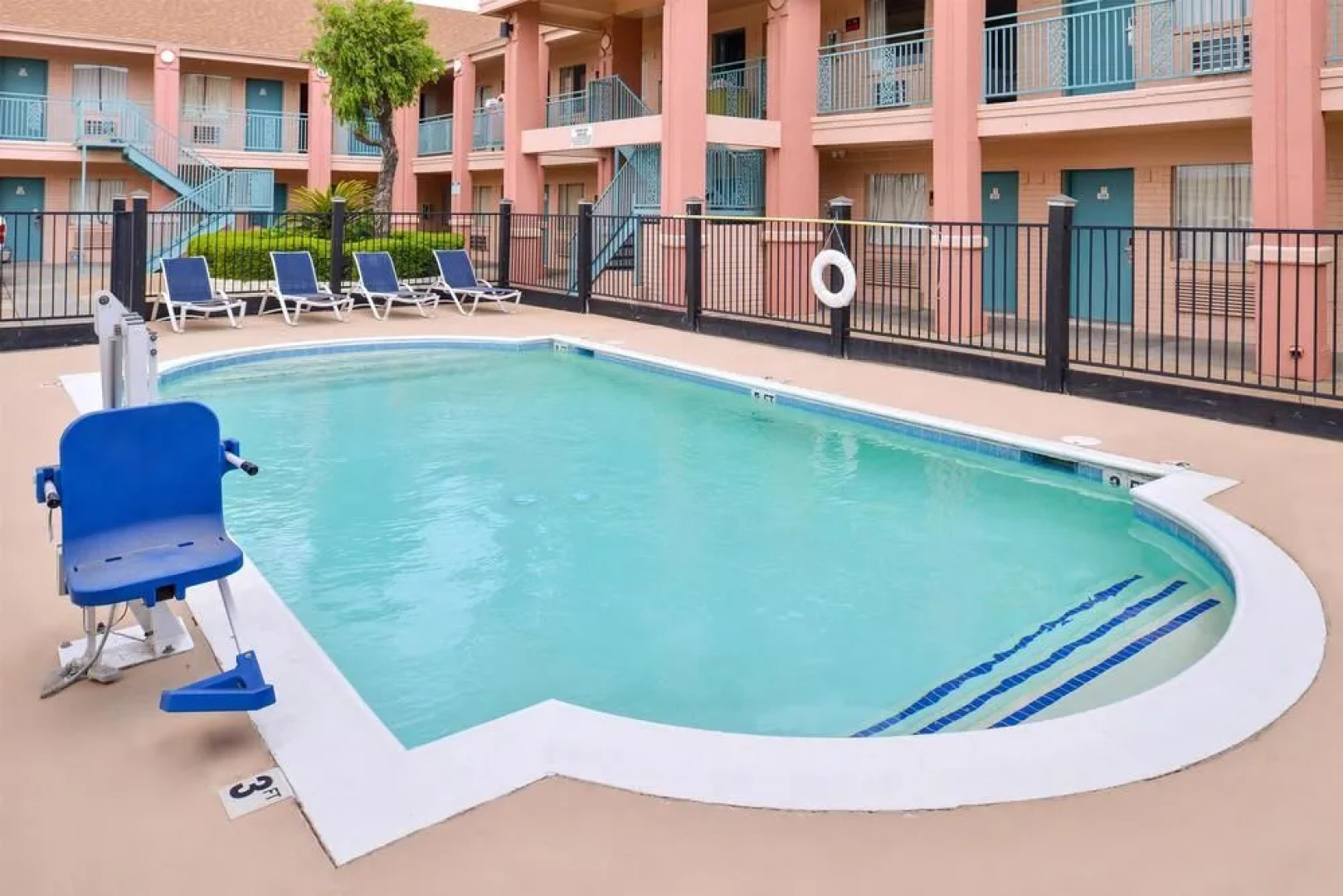 Americas Best Value Inn Clute