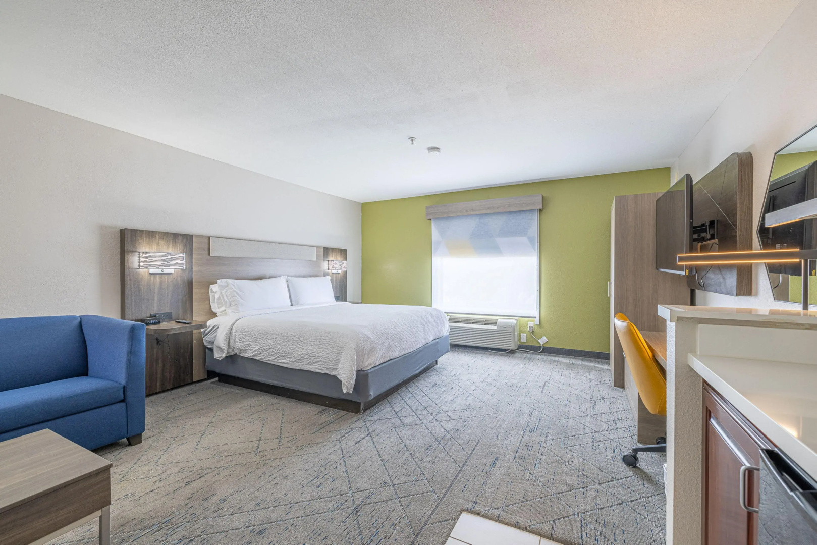 Holiday Inn Express & Suites College Station by IHG
