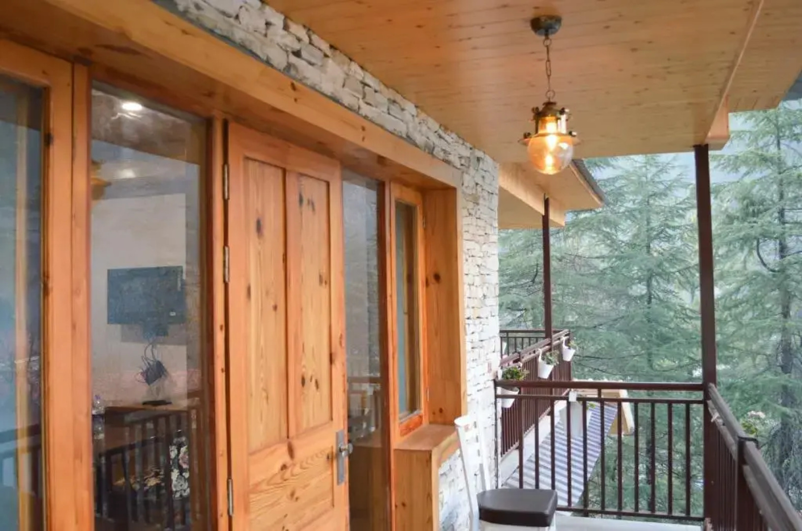 The Woodward Two By Oyo Room