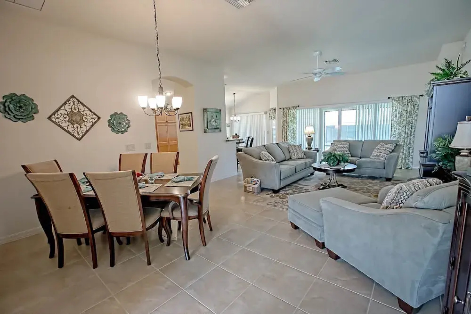 Yuma Place Home 3 Bedroom by The VIR Group