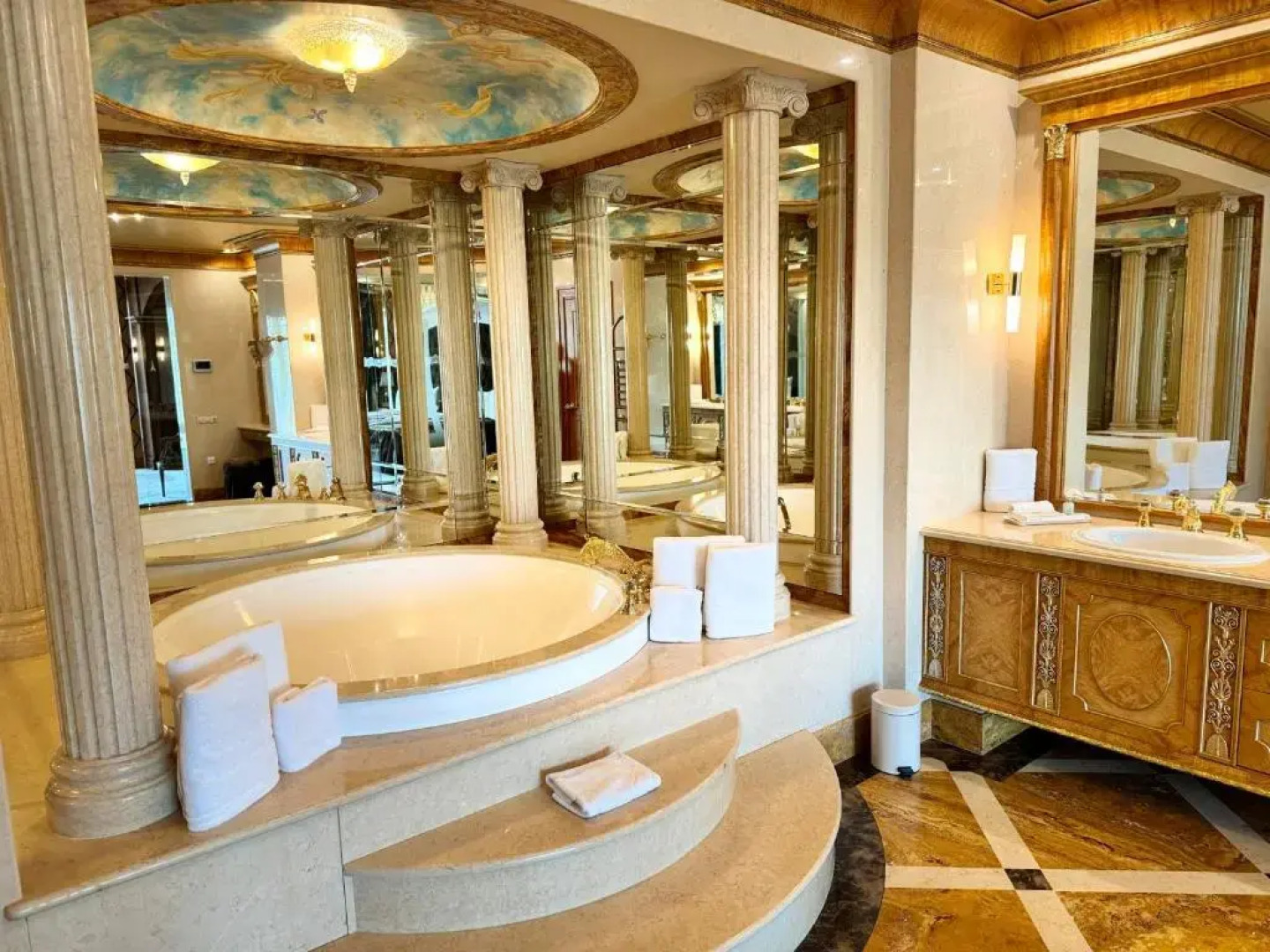 Royal Spa & Hotel Resort