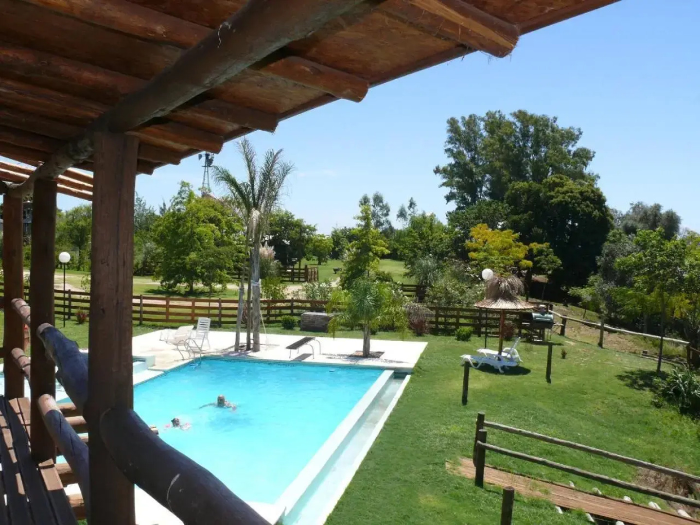 Cabanas De La Ribera