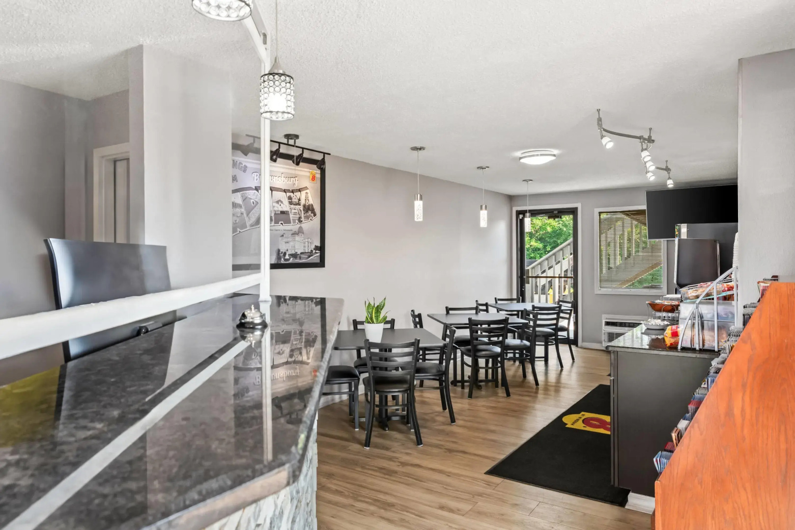 Super 8 by Wyndham Brownsburg