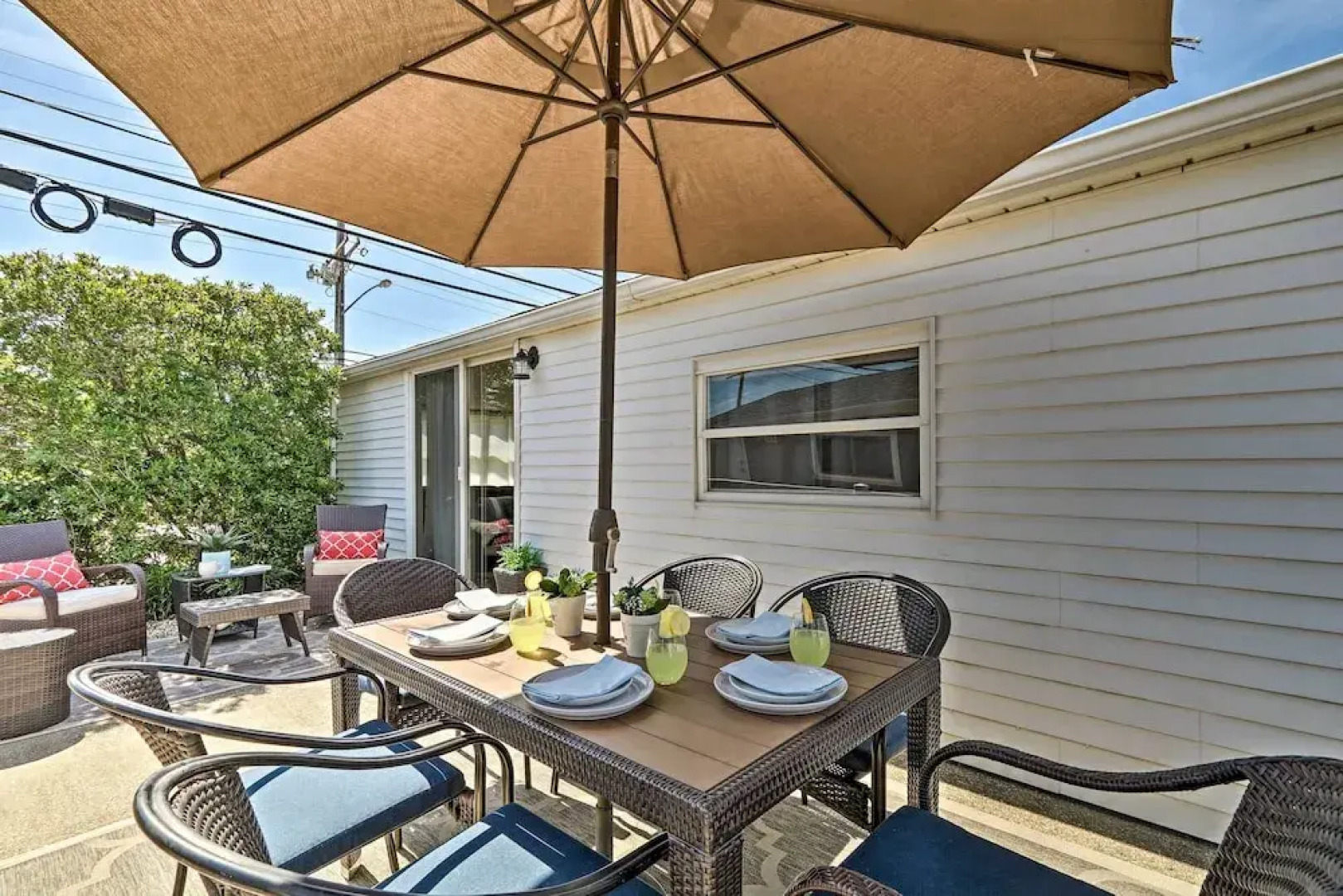 Beachy Lavallette Cottage w/ Outdoor Shower, Patio