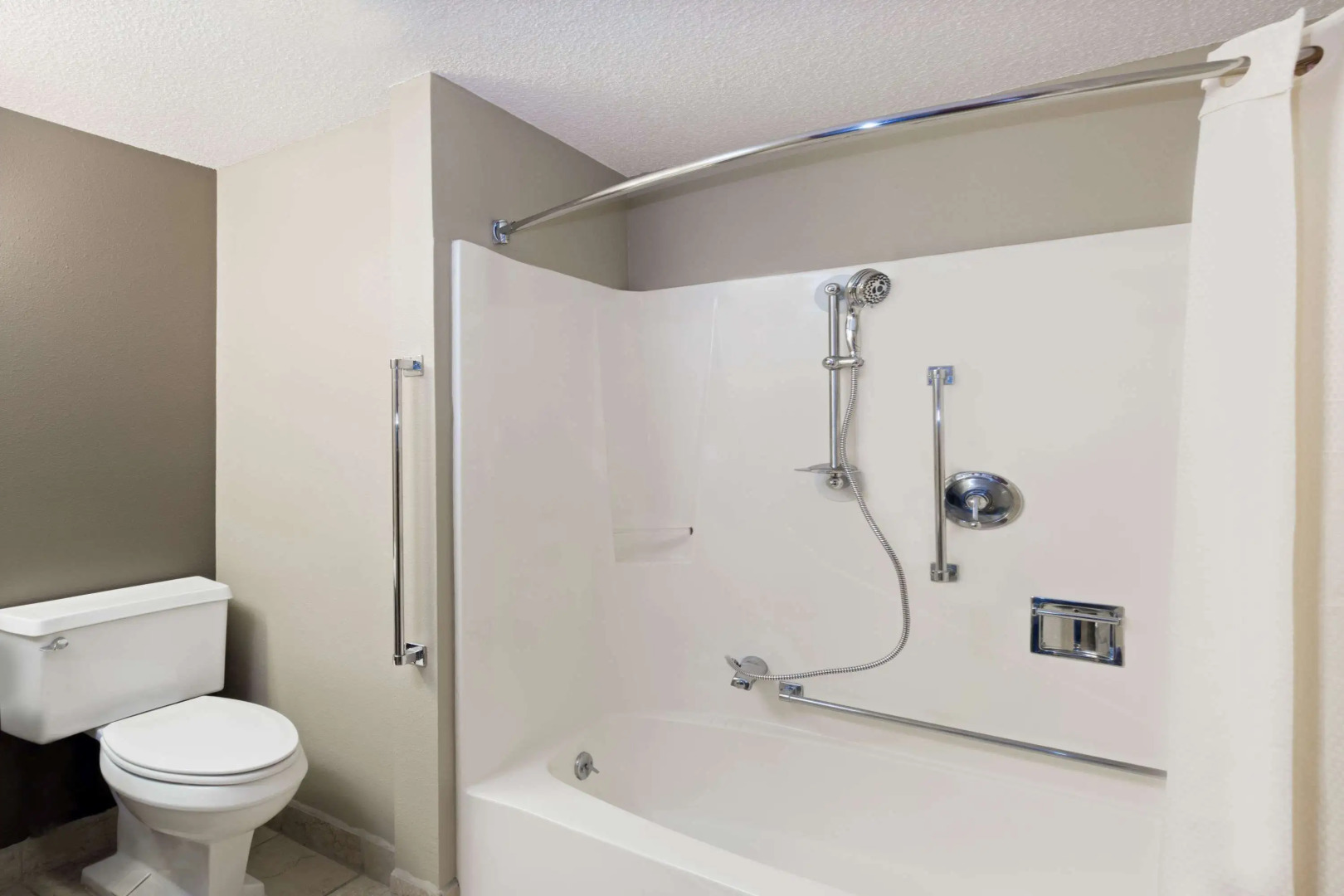 Super 8 by Wyndham Carroll