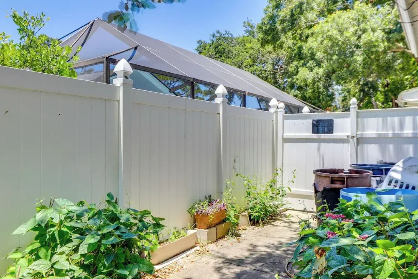 Walkable Studio in Pinellas Park w/ Desk & Patio